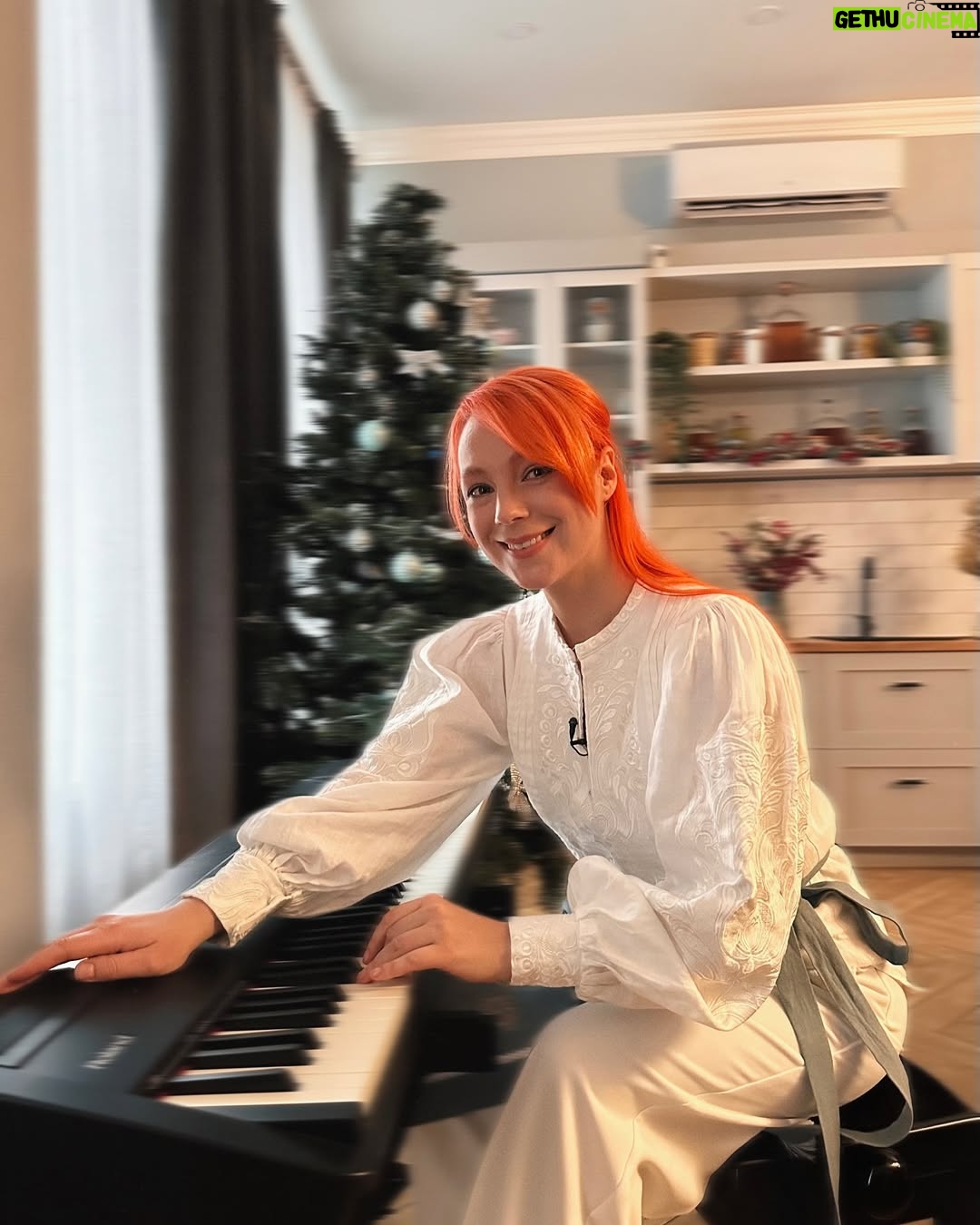 TARABAROVA - 4.2K Likes - В єдності наша сила.
З Днем Соборності, рідна Україно 🇺🇦
⠀
P.S.: і як би не було складно - не дозволяйте сумнівам захопити ваше серце, доброта справедливість, рано чи пізно, перемагає.
Вірю.
⠀
#світла_сторона_музики