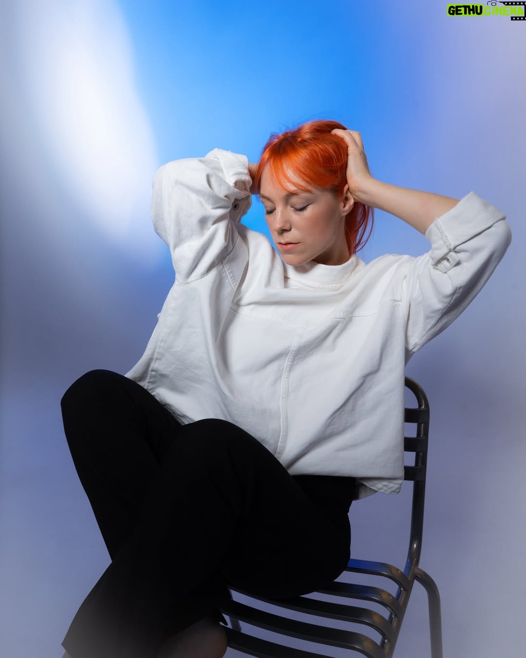 TARABAROVA - 2.7K Likes - Думати, що все тільки починається набагато приємніше, ніж розводити зраду, депресувати. Приєднуйтесь 😎
⠀
От @katrinorlova та @_.belousik._ вже давно на Світлій стороні, за що я їх так люблю і дякую ))
Фото вийшли прям 🔥а яке світлооооооо, дякую дівчата
⠀
#світла_сторона_музики
⠀