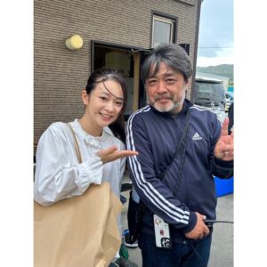 Tamaki Shiratori Instagram - ⁡

「水平線のうた」
沢山の方に観ていただき嬉しいです！！
⁡
感想もありがとうございます。
皆さんから貰ったコメントを読んで、
改めて素敵な作品に携われたことを感謝しています。
⁡
りらちゃんに出会えて良かった😊
ありがとうございました！
⁡
#阿部寛 さん
#中川翼 さん
#キタキマユ さん
#加藤登紀子 さん
#岸善幸 監督
#白鳥玉季
#水平線のうた
⁡