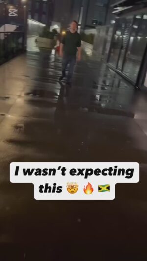 Tamala Jones Instagram - 🤣🥰.. Happy MuthaFunkin Monday !!! Who doesn’t love the #King of #Dancehall @kingbeenieman 👑👑👑✨✨✨