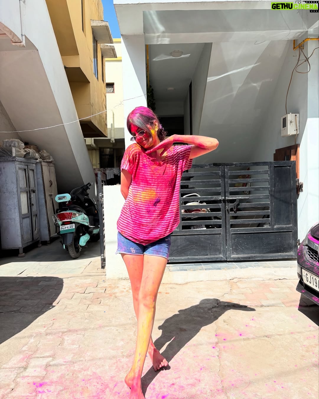 Taniya Oberoi - 13.4K Likes - Sweet memories abound in a colourful life. š«#festivalofcolours
.
.
.
.#holi #holifestival #happyholi #festival #india #holihai #love #instagram #colours #instagood #festivalofcolors #holicelebration #colors #photography #indianfestival #holiday #holifest #holifestivalofcolours #festivalofcolours #holiparty #mumbai #trending #holipowder #color #happy #holispecial #bhfyp #like #celebration