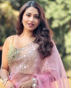Actress Tasnia Farin HD Photos and Wallpapers September 2025