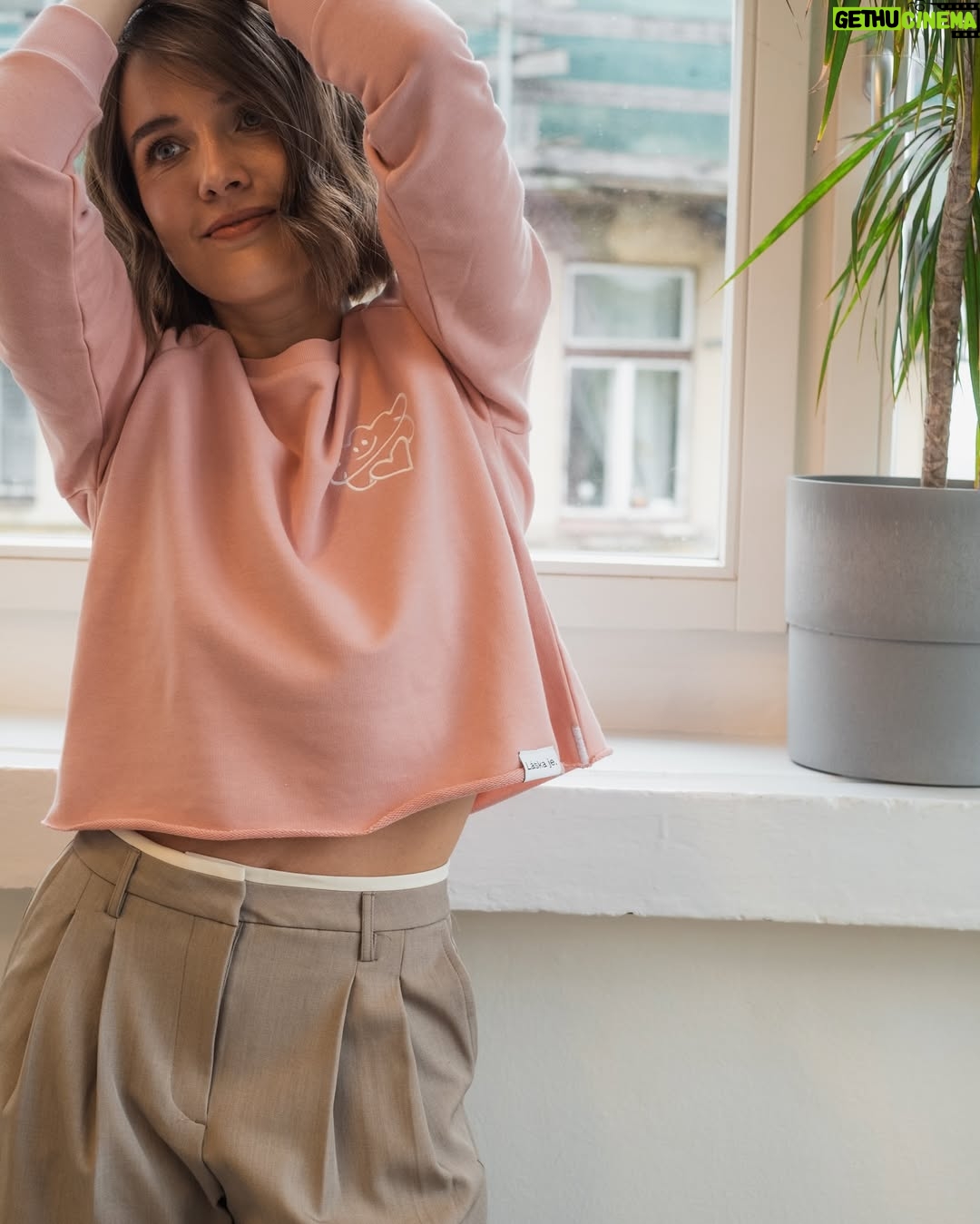 Tereza Ramba - 3.7K Likes - Chceme vám říct, že láska je a láska bude!
Od teď máte 14 % slevu, protože Valentýn, na vše na www.laskaje.cz a nově, absolutně poprvé i na Jas www.jas.care
Akce je platná do půlnoci 14.2. 🩶
Kód: Láskabude