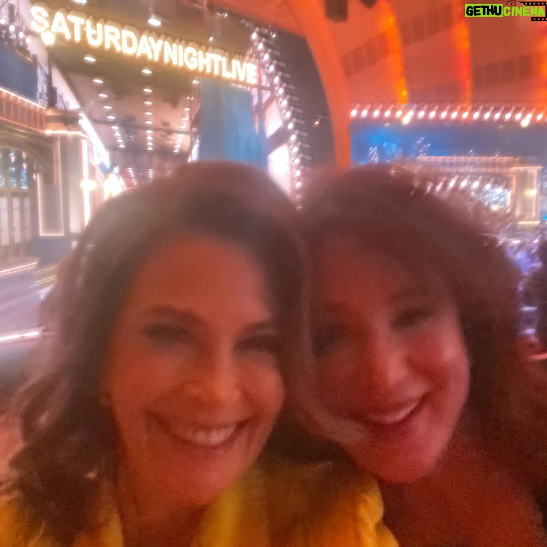 Teri Hatcher - 14.9K Likes - Such a joy and honor to attend the Saturday Night Liveâs legacy of music homecoming @radiocitymusichall Itâs just wild that I got to be a tiny part of this history way back when. In homage to my chartreuse 90âs monologue suit I went with this @sandraweilstudio & @alevimilano Thanks @sixtenpr @elenamiglino @brianmagallones #sofun #concerts @nbcsnl @peacock