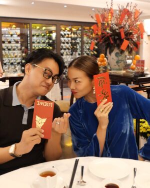 Thanh Hang Instagram - Rộn ràng những ngày Tết❤️ 
Năm nay mình trải nghiệm xuống Long Xuyên với món bánh xèo rau rừng và bánh khọt nước cốt dừa. Ngon lắm! Muốn thử thêm lẩu mắm mà quán chưa mở . Hẹn lần sau với nhiều món hay ho nè #thanhhang
