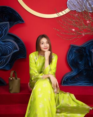 Thanh Hang Instagram - Mây và hoa là ý tưởng thiết kế cho trang trí Tết năm nay. Cưng hen ❤️
Cả nhà cũng chuẩn bị xong hết r nhỉ? #thanhhang