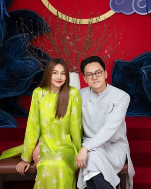Thanh Hang Instagram - Mây và hoa là ý tưởng thiết kế cho trang trí Tết năm nay. Cưng hen ❤️
Cả nhà cũng chuẩn bị xong hết r nhỉ? #thanhhang