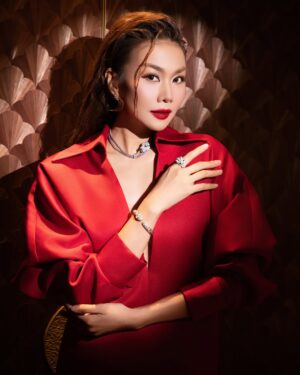 Thanh Hang Instagram - Hiếm hoi “rủ” được Nhạc Trưởng đi trao giải thưởng âm nhạc của Làn Sóng Xanh vào tối hôm qua ❤️ #thanhhang #cartier