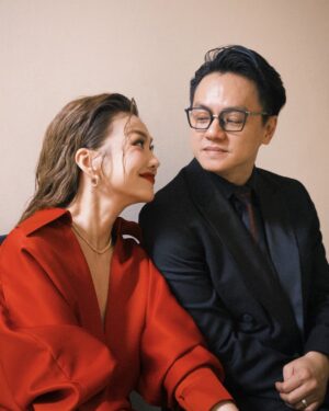 Thanh Hang Instagram - Hiếm hoi “rủ” được Nhạc Trưởng đi trao giải thưởng âm nhạc của Làn Sóng Xanh vào tối hôm qua ❤️ #thanhhang #cartier