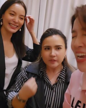 Thikamporn Ritta-apinan Instagram - #TheLifeThatWas ได้ทั้งข้อคิดที่มาพร้อมกับน้ำตา เข้าใจชีวิตไปอีกแบบ.. "เรื่องบางเรื่องควรค่าเก็บไว้สำหรับบางเวลา.." เป็นครั้งแรกได้ชมการแสดงแบบละเอียด ละเมียดละไมของนักแสดงคุณภาพแบบใกล้ๆ.. 
และสำคัญสุด คือ การได้เห็นคนที่เรารักได้ทำในสิ่งที่รักในชีวิตอย่างมีความสุข นั่นคือความสุขที่สุดแล้ว รักพี่โอและการแสดงของพี่โอเสมอนะคะ❤️ @anuchyd