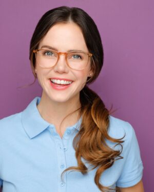 Tiffany Alvord Instagram - 🌈 Tasting the rainbow w/these headshots!✨ 
💭 Is she about to be on CW or does she work at bestbuy??? Is she the school counselor, or the girl next door who’s about to get killed?! 😂 Love love love my @huebnerheadshots 📸 Let’s go 2025! #headshots 

🎬 QOTD: First impression - what type of role(s) do you see me as/playing? I think my dream role would be a “New Girl” type series 🙈 Here’s to new beginnings and the endless possibilities of what this year may bring! 

To anyone casting I’m open to it all!!! Let’s work together!