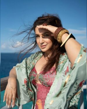 Tisca Chopra Instagram - Just another day in paradise .. 

Thank you @intercontinental_maldives and @onerepglobal for the warmth and hospitality
Wearing @limerickofficial