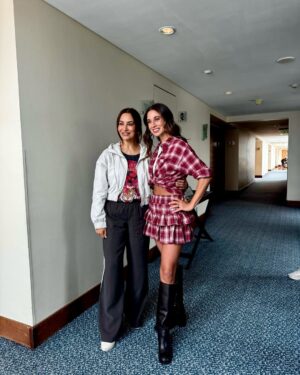 Tita Ureta Instagram - Una mujer que me inspira ❤️ @myriamhernandez_oficial éxito hoy, que disfrutes de este escenario que tanto conoces y del reencuentro con un Chile que tanto te quiere y que tú le has entregado tanto amor