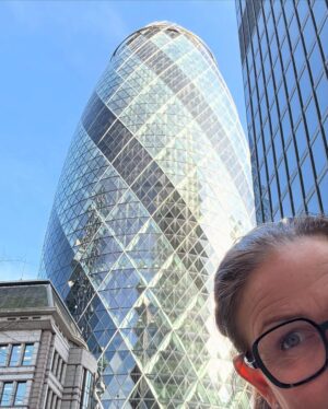 Titti Schultz Instagram - Nu känns det bra igen. 
Och någon sorts superväder. Ytterkläder klart överflödiga! 🇬🇧 🇬🇧 🇬🇧