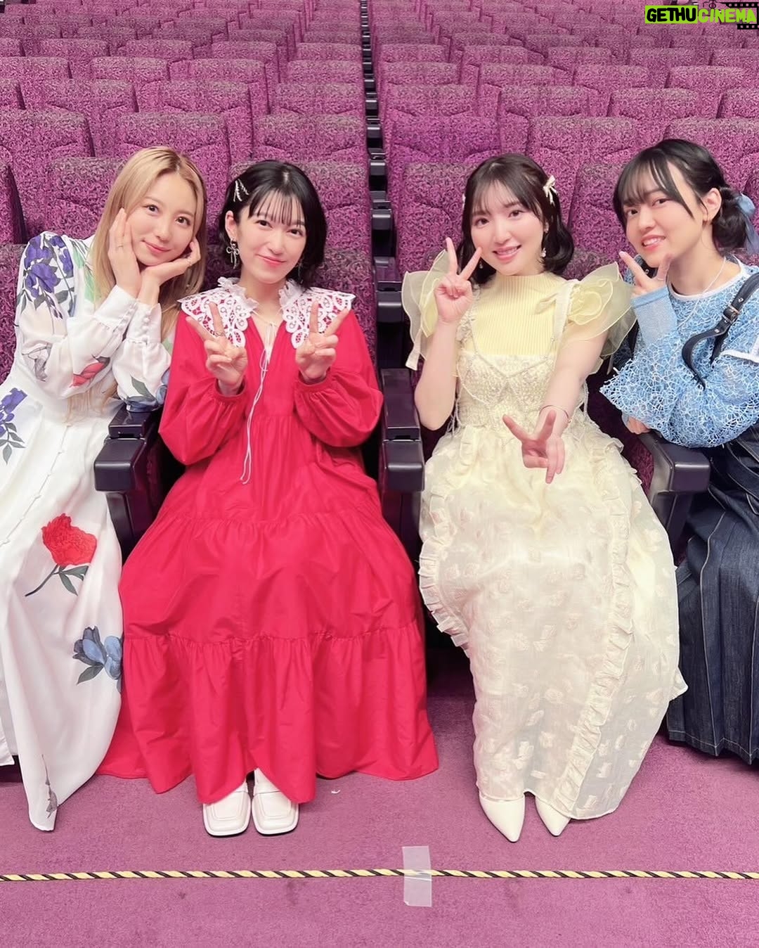 Tomoyo Kurosawa - 2.9K Likes - 1年生🌸
『響け!ユーフォニアム 10th anniversary event』2日に渡って3公演、久しぶりのユーフォイベントでした。
各回の年代ごとに思い出を残していきたいと思います☺️
全ての始まりが詰まってた1年生編。
久しぶりに先輩たちに会えて、おおはしゃぎしてました。
もえちゃんお誕生日おめでとう(ほんとごめん)(サプライズがあるなんて知らなかったんだよ)(ほんとうだよ)(でもまじでごめん)
#ユーフォ10周年 #anime_eupho #ユーフォ最終楽章