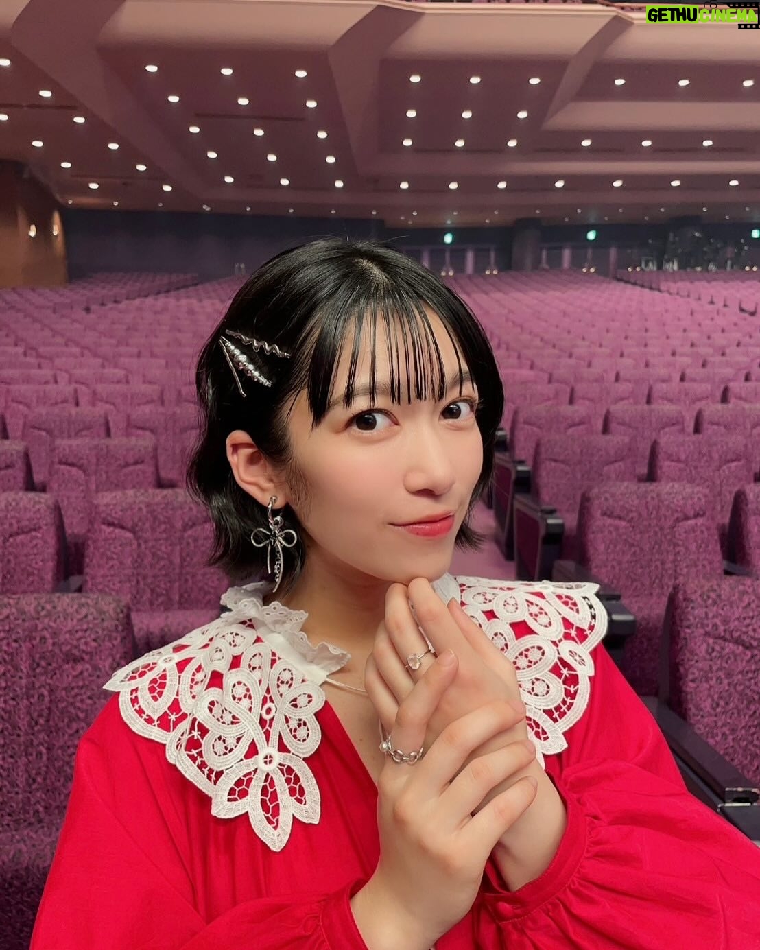 Tomoyo Kurosawa - 2.9K Likes - 1年生🌸
『響け!ユーフォニアム 10th anniversary event』2日に渡って3公演、久しぶりのユーフォイベントでした。
各回の年代ごとに思い出を残していきたいと思います☺️
全ての始まりが詰まってた1年生編。
久しぶりに先輩たちに会えて、おおはしゃぎしてました。
もえちゃんお誕生日おめでとう(ほんとごめん)(サプライズがあるなんて知らなかったんだよ)(ほんとうだよ)(でもまじでごめん)
#ユーフォ10周年 #anime_eupho #ユーフォ最終楽章