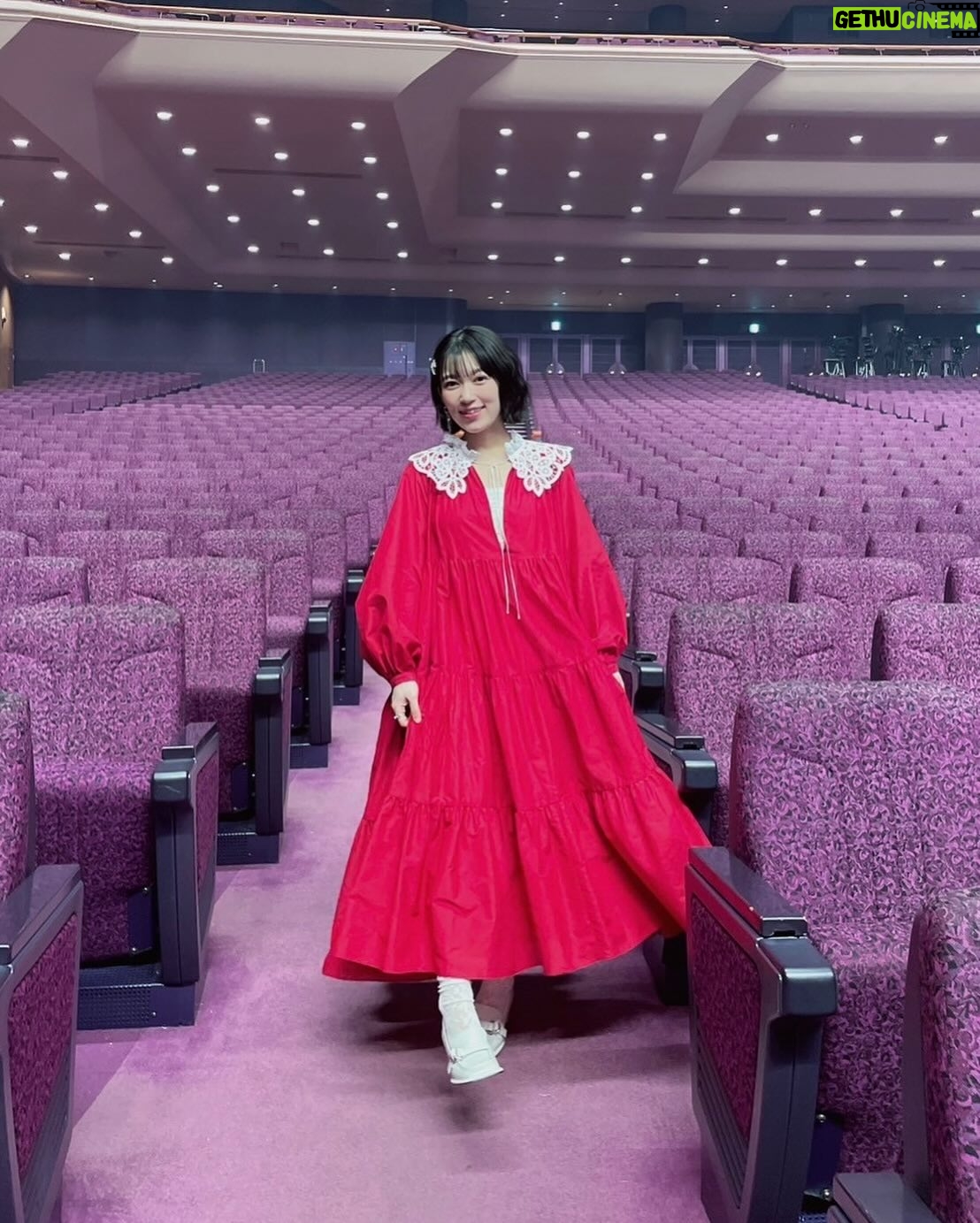 Tomoyo Kurosawa - 2.9K Likes - 1年生🌸
『響け!ユーフォニアム 10th anniversary event』2日に渡って3公演、久しぶりのユーフォイベントでした。
各回の年代ごとに思い出を残していきたいと思います☺️
全ての始まりが詰まってた1年生編。
久しぶりに先輩たちに会えて、おおはしゃぎしてました。
もえちゃんお誕生日おめでとう(ほんとごめん)(サプライズがあるなんて知らなかったんだよ)(ほんとうだよ)(でもまじでごめん)
#ユーフォ10周年 #anime_eupho #ユーフォ最終楽章