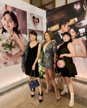 Tong Wang Instagram - 強哥&智希 together forever 🕊️🫶🏻

#照片太多分批發
#背板合照是例行公事
#宮美樂
#姚黛瑋