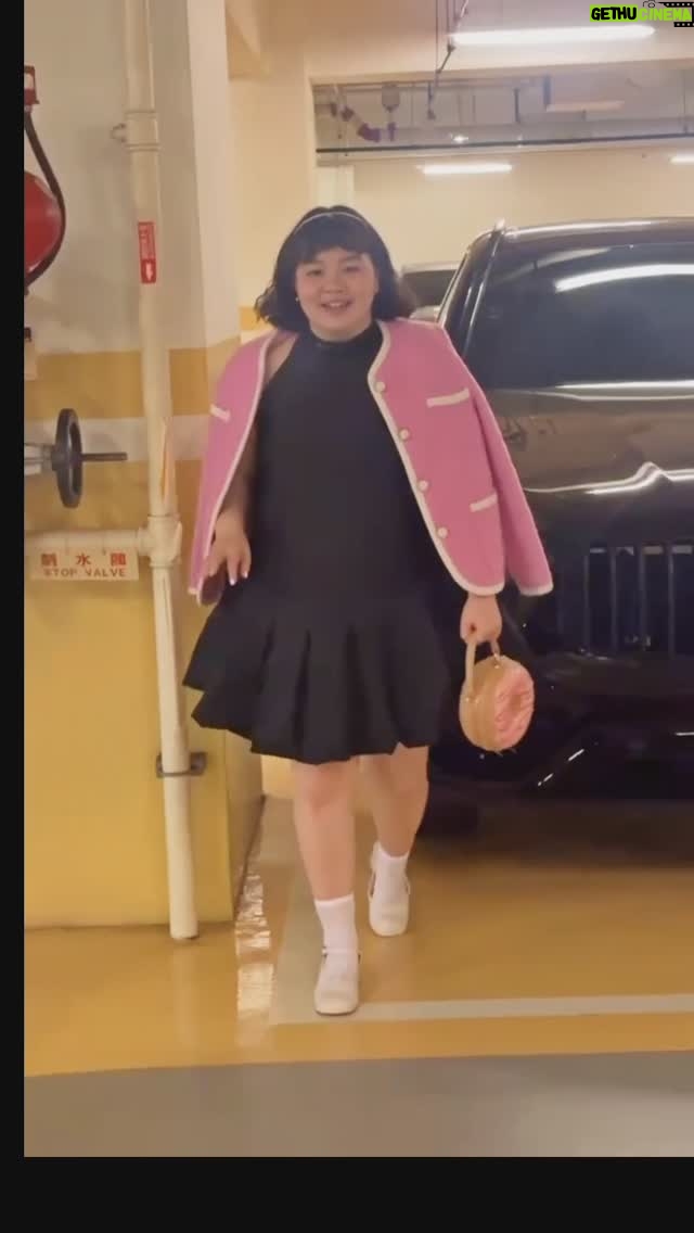Tong Wang - 2K Likes - 克服萬難也要參加婚禮❗️❗️
#王瞳 @simba.1220
#johnandsimba #wedding #funnywedding #funnyvideos
#最佳攝影師 @debbieyao0217