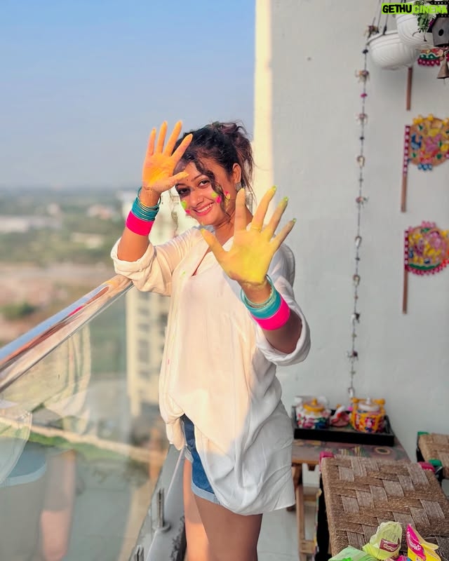 Tonni Laha Roy - 27.6K Likes - 🩷🩵💚💛♥️🧡💜💙