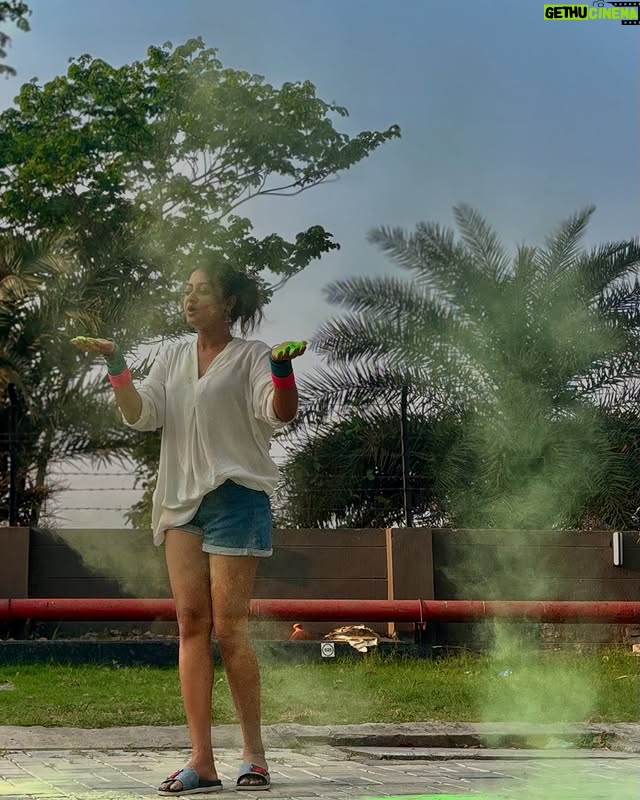 Tonni Laha Roy - 27.6K Likes - 🩷🩵💚💛♥️🧡💜💙