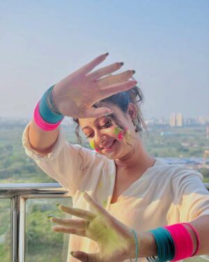 Tonni Laha Roy Instagram - 🩷🩵💚💛♥️🧡💜💙
