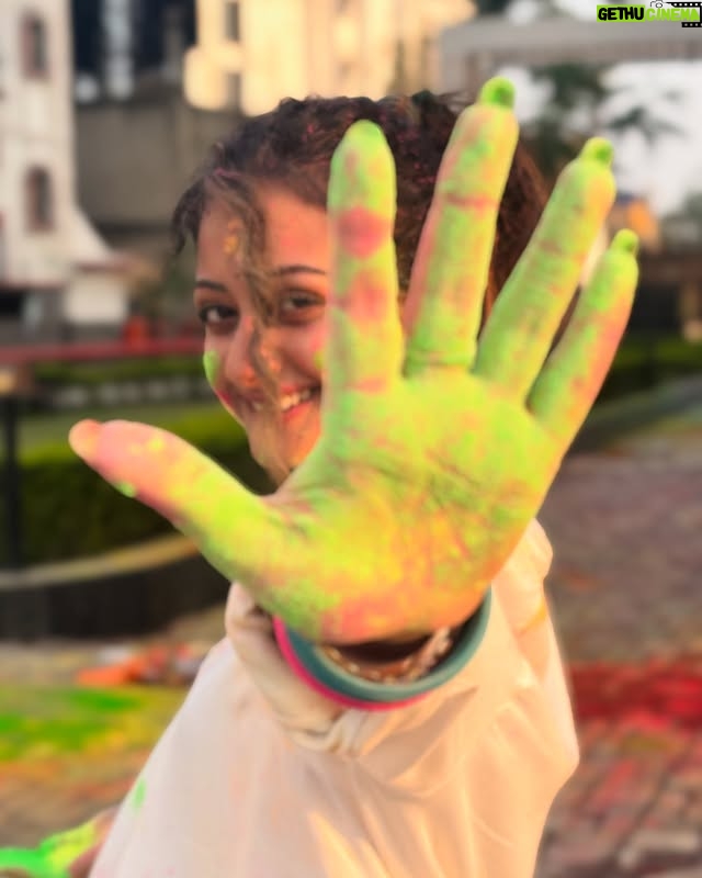 Tonni Laha Roy - 27.6K Likes - 🩷🩵💚💛♥️🧡💜💙