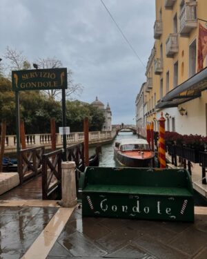 Tracy Spiridakos Instagram - Venezia 🇮🇹