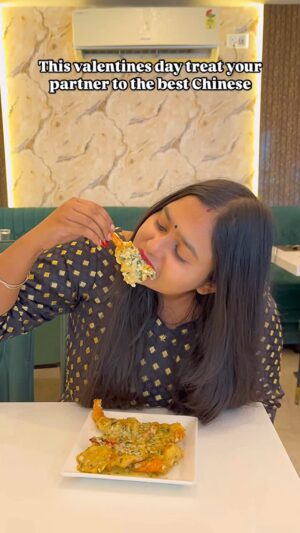 Triparna Bandyopadhyay Instagram - Treating your partner right is extremely important, but treating them to some good Chinese food is way more important I’m sure. I have the best recommendation for this Valentine’s Day.
My top pick from this restaurant would be
Butter Garlic Prawns
Red Chilli Garlic Pepper Fish
Pan fried Momo
Fish Manchurian
Ching Chong Rice
Gravy Noodles
Darsan 

Location — Chin-O-Grill 
30, Girish Chandra Bose Rd, Entally, Kolkata, West Bengal 700014

#the_foodielady #viralreels #explorepage #fyp #foryoupage #relatable #explore #trendingreels #valentinesday #valentinesday2025 #vdayideas #cafes #cafesinkolkata #kolkatarestaurant #kolkatachinese #desichinese #kolkatavalentine #kolkata #foodiesofkolkata #chinesefoodlover #momolover