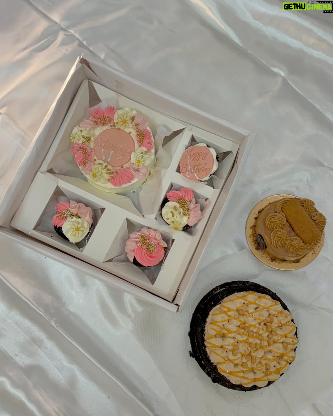 Triparna Dey - 3 Likes - So this is 25 ! But my back and knee pain makes me feel like 52😭 Never mind, posting birthday pictures after 2 months 🤷🏻♀️
Thank you @arijitmanna4 & @somyadeep for these lovely cakes and gifts 🎁 , forever grateful ♥️🫂