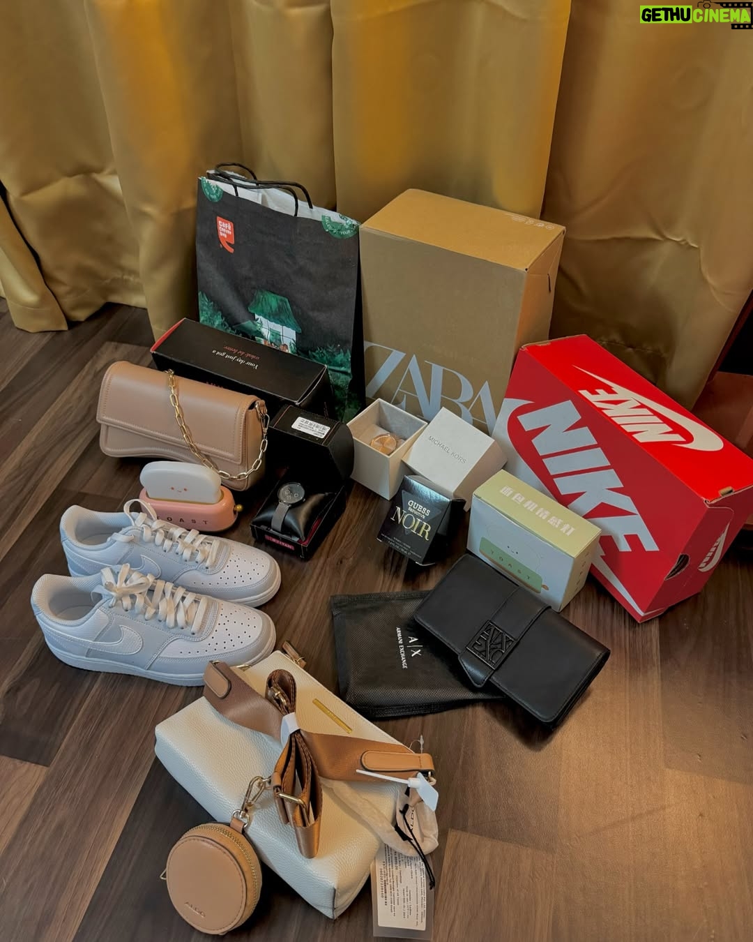 Triparna Dey - 3 Likes - So this is 25 ! But my back and knee pain makes me feel like 52😭 Never mind, posting birthday pictures after 2 months 🤷🏻♀️
Thank you @arijitmanna4 & @somyadeep for these lovely cakes and gifts 🎁 , forever grateful ♥️🫂