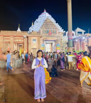 Trupti Mirambika Instagram - Jay Jagannath 🙏
bless us ✨🧿💕
Happy 21th anniversary both 🌹💫🌹