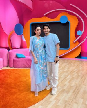 Tyas Mirasih Instagram - Thank you @brownis_ttv @jck_desaratu for having us 🩵

Outfit @kepompong.kupukupu