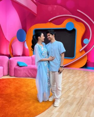 Tyas Mirasih Instagram - Thank you @brownis_ttv @jck_desaratu for having us 🩵

Outfit @kepompong.kupukupu