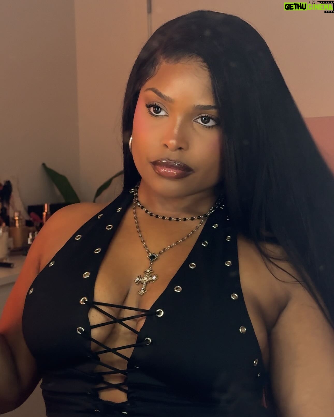 Tyla Gomez - 1.2K Likes - dumpy dump of a multifaceted hot girl - a lil wellness, a lil fitness, always a baddie! ❤️🔥🙂↔️