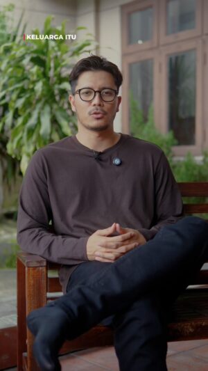 Umie Aida Instagram - 🚨🚨 HAAA GAIS, BETUL TAK TEKAAN KORANG?! INILAH DIA BARISAN PELAKON-PELAKON HEBAT YANG AKAN MENGHIASI #KELUARGAITU, MULAI 28 FEBRUARI INI! TENGOK DIORANG NI PUN DAH TAHU MESTI BEST DRAMA NI KAN! HAA NANTIKAN... 😱😍🥳

▶️ #KeluargaItu
Mulai 28 Februari 2025 
Setiap Jumaat - Ahad, 9:00 Malam Di TV3!

Korang boleh strim episod baharu #KeluargaItu 24 jam lebih awal di Tonton!

@umieaida9 sebagai chempaka
@iamrosyam sebagai iman
@fattahaminz sebagai Ansara
@izaraaishahofficial sebagai Husna 
@amir.ahnaff sebagai Aman
@muaz.zabir sebagai Anwari
@morosechild sebagai Dhamiah
@themelissacampbell sebagai Camelia 
@duerramitilda sebagai Dhini

Terbitan : @rumah_karya_cinta
Penulis Skrip: @eirmafatima
Arahan : @nursharif

#DramaSangat
#KeluargaItu
#TV3Malaysia