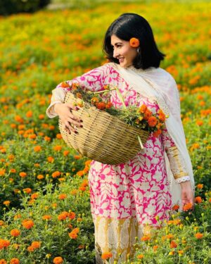 Umme Ahmed Shishir Instagram - I wouldn’t be anywhere else but here 🌼