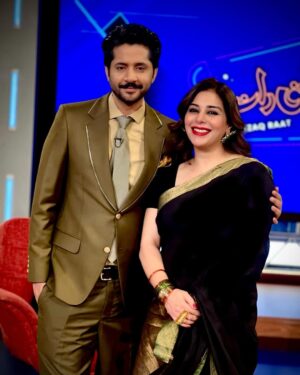 Uzma Hassan Instagram - A little late posting this, but better late than never. 

Thank you, @imranashrafawan , for inviting me to your show. I had a wonderful time. 🙏🏼 wishing you the very best for your future endeavours. May you go from strength to strength. 

#bts #mazaakraat 
@mazaakraat2.0
