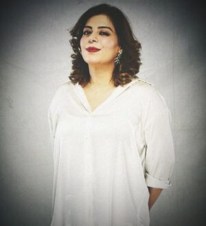 Uzma Hassan Instagram - Being Sabiha! 🙃
#mannatmurad

Accessories: @ybq.designstudios