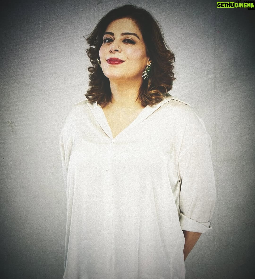 Uzma Hassan - 8.8K Likes - Being Sabiha! 🙃
#mannatmurad
Accessories: @ybq.designstudios