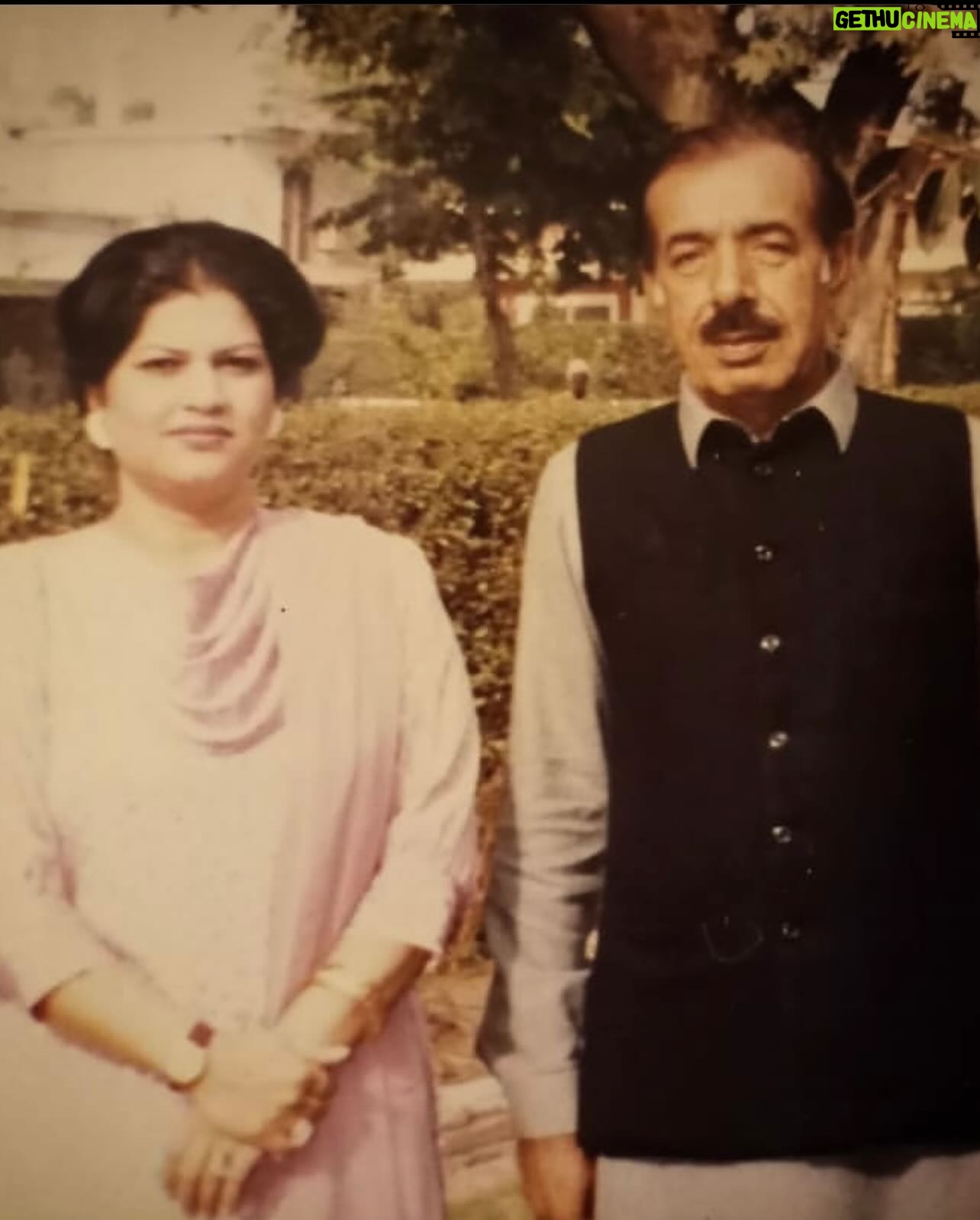 Uzma Hassan - 3.7K Likes - Happy 54th wedding anniversary to my soulmates…my parents in Heaven. 🌸🌸🌸
#untilwemeetagain