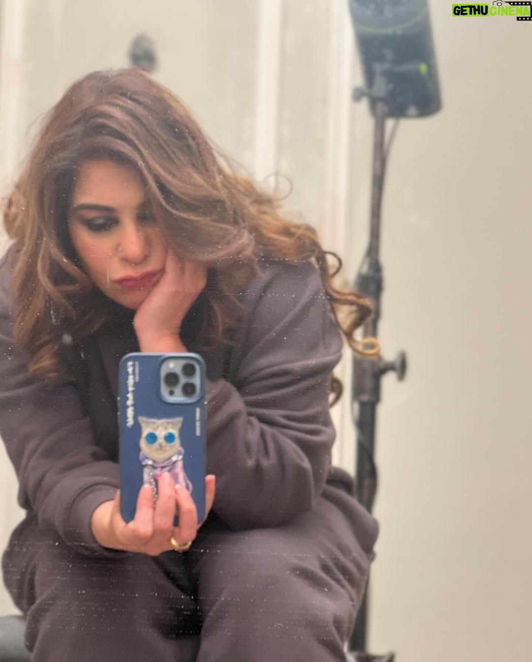 Uzma Hassan - 2.5K Likes - Fifty shades of boredom.
#howispentvalentinesday
#lifeofanactor
#shootdiaries