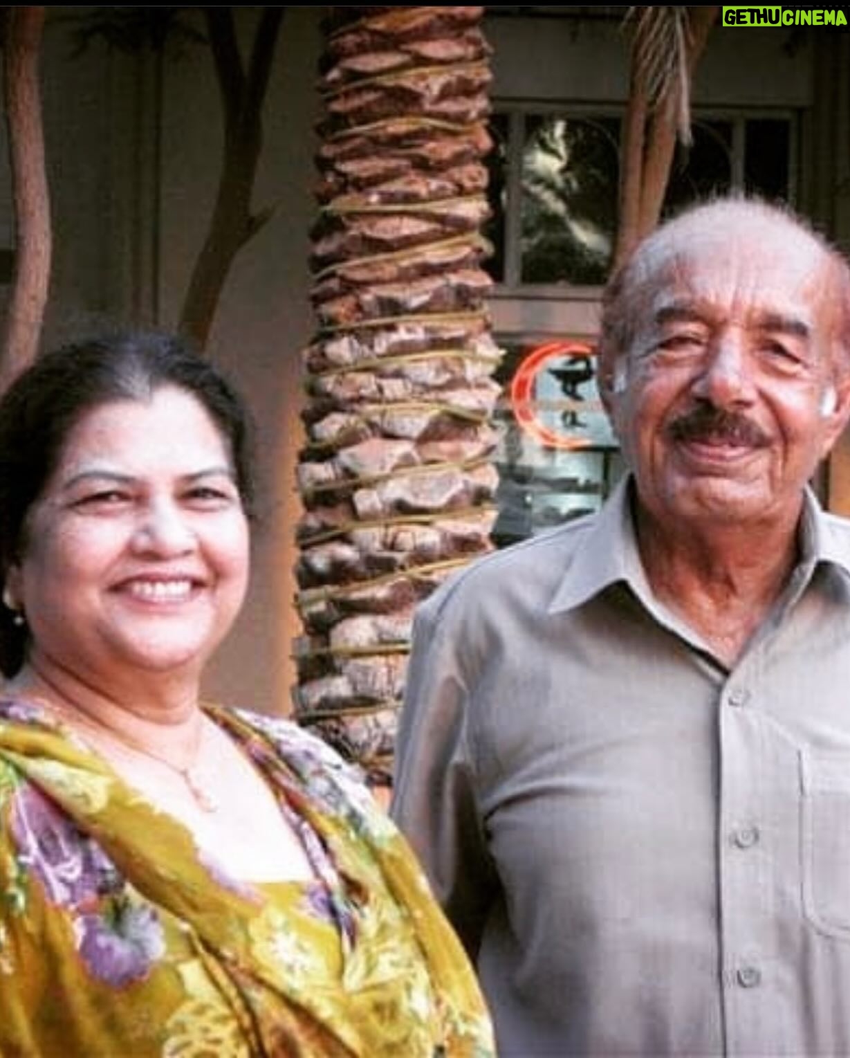 Uzma Hassan - 3.7K Likes - Happy 54th wedding anniversary to my soulmates…my parents in Heaven. 🌸🌸🌸
#untilwemeetagain