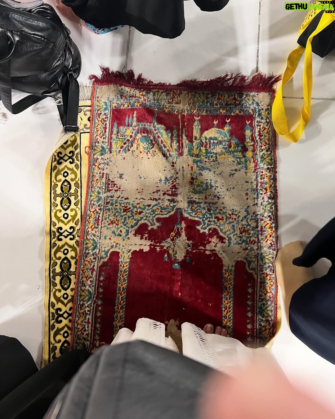 Uzma Hassan - 14.1K Likes - I have performed My first Umrah. Alhamdulilah! 🤲🏼
Labbayk Allahumma Labbayk
Jumma Mubarak and Eid Mubarak! 🌸🕋🌸
Took my grandmothers Jaanamaz to pray. ❤️
Gaza, 🇵🇸 I carry you in my heart, along with my parents.