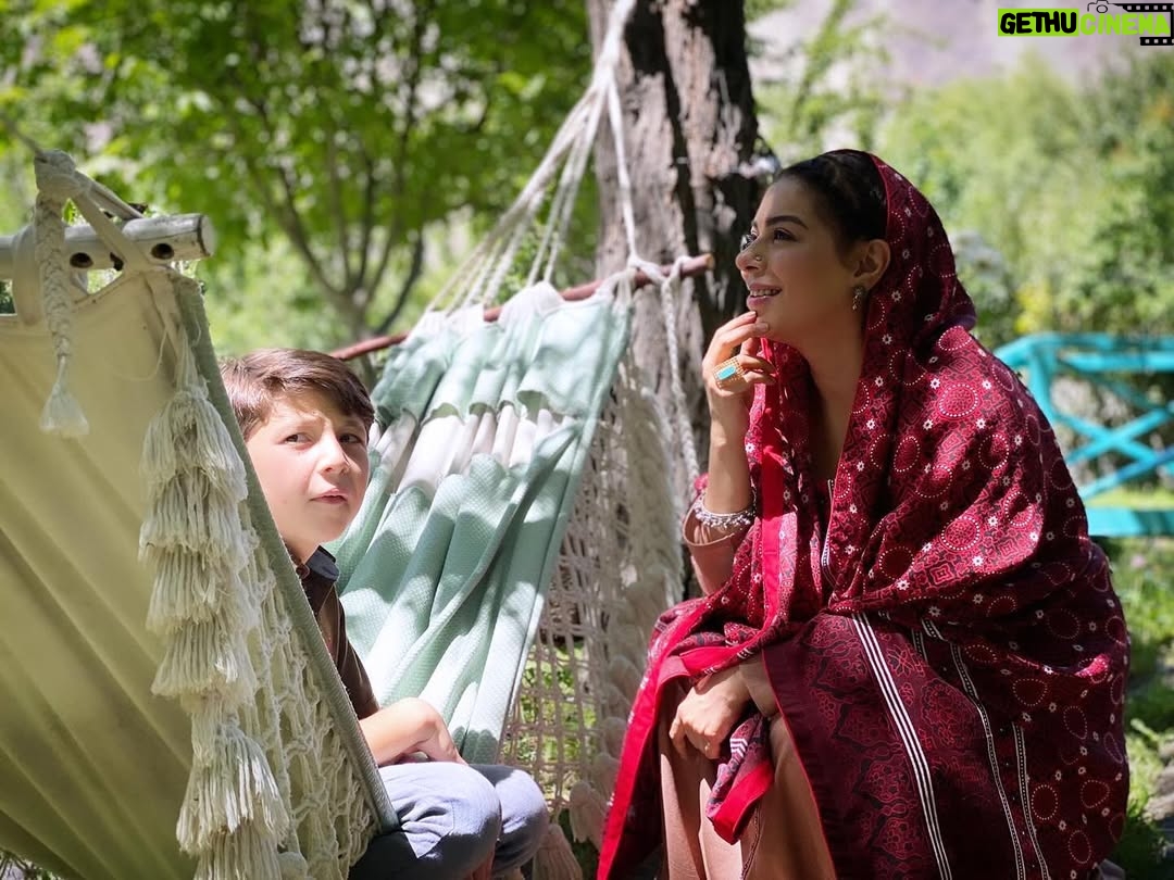Uzma Hassan - 3K Likes - Gulwareen and Aizaz khan.
#bts #khaie
Tonight at 8pm.
Only on @harpalgeotv
📷: @tahseensrwr