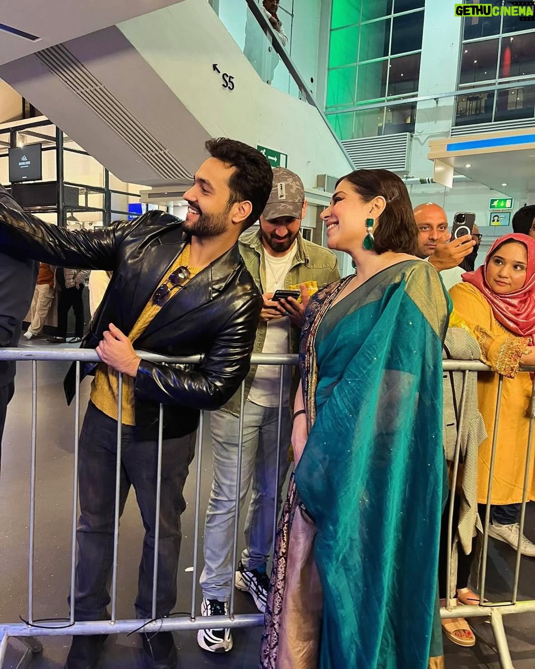 Uzma Hassan - 5.7K Likes - So proud of you @uzmahassanofficial , my gorgeous soul sister … rocking at the Hum Awards in London Wembley Arena, being nominated as the best supporting actress . You are an extraordinary talent and a human being . May you keep shining bright always . More to come . Boht boht Mubarak meri jaan . Love youuu 👏🌹🥂✨🤩♥️