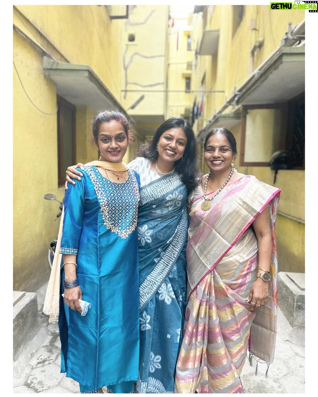 VJ Tara - 2.4K Likes - Fam jam 🤍
.
.
.
Saree : @theoosinool
#family #familytime #familyphotography