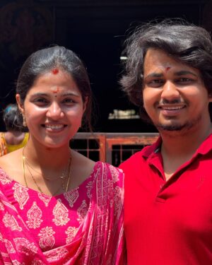 Vaishali Thaniga Instagram - Temple Vibes Only 🙏🏻 Got blessings from Madurai Meenakshi Amman 🙏🏻 #divine #god #peace #meenakshiamman #madurai #templevisit #hindutemple #couples #couplegoals #sathyadev #vaishalithaniga #instapost #divinepower #traditional #temple

Pic courtesy @indraja_sankar17 papa ❤️