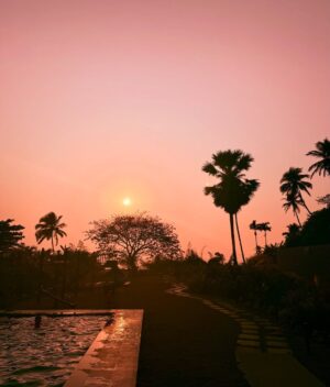 Vaishnavi Andhale Instagram - Sweet and Spicy with a sprinkle of Sparkle 🌶️🍫✨
Serving my Sundowner look freshly from Goa !