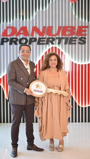 Vandana Sajnani Instagram - NOW is the right time to invest in #Dubai .. and @danubeproperties gives you the best apartments at a very affordable price with an excellent payment plan option . You can make it your second home or earn excellent revenue on rentals . #dubairealestate .
If you book it before 11th November , you can avail the offer of a ‘fully furnished apartment’ .  #Dreamscometrue @vandanasajnani@gmail.com 
.
.
.
#vandanasajnani 
#vandanasajnanikhattar #danubeproperties 
@danubehome 
#Dubailife 
#uae 
#investment
#Influencer 
#influencermarketing